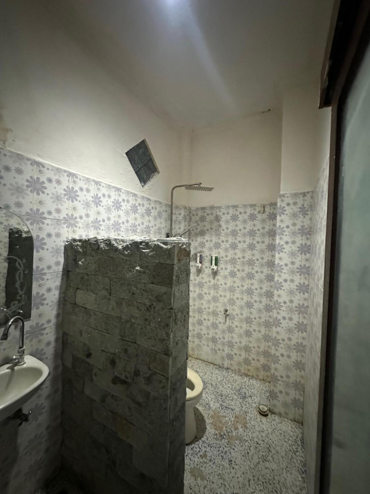 Sari Buana Guest house 2*