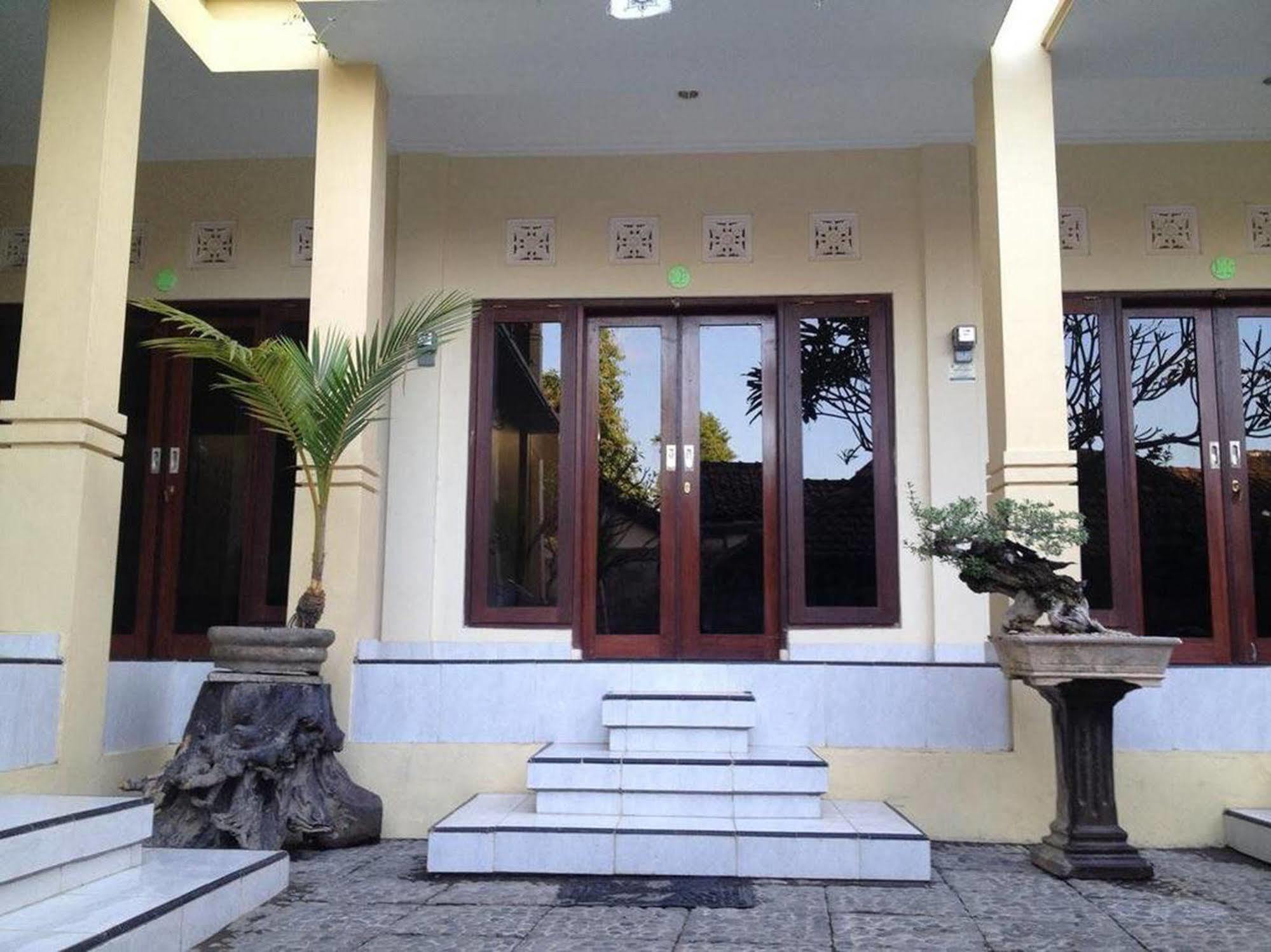 Sari Buana Guest house